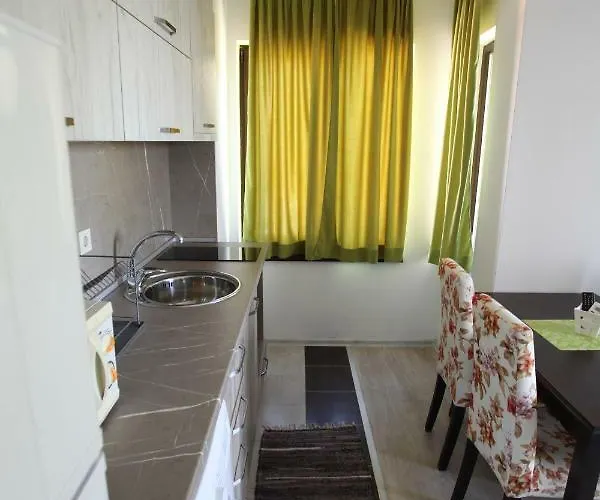 Salena מלון דירות