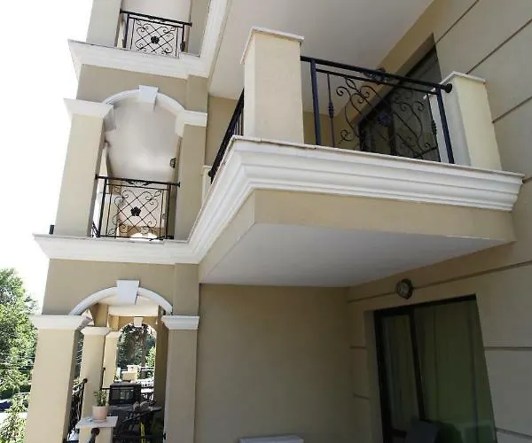 Salena شقة فندقية 4*